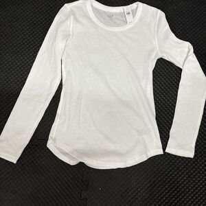 Gap lightweight thermal long sleeve t-shirt. Brand new with tags.